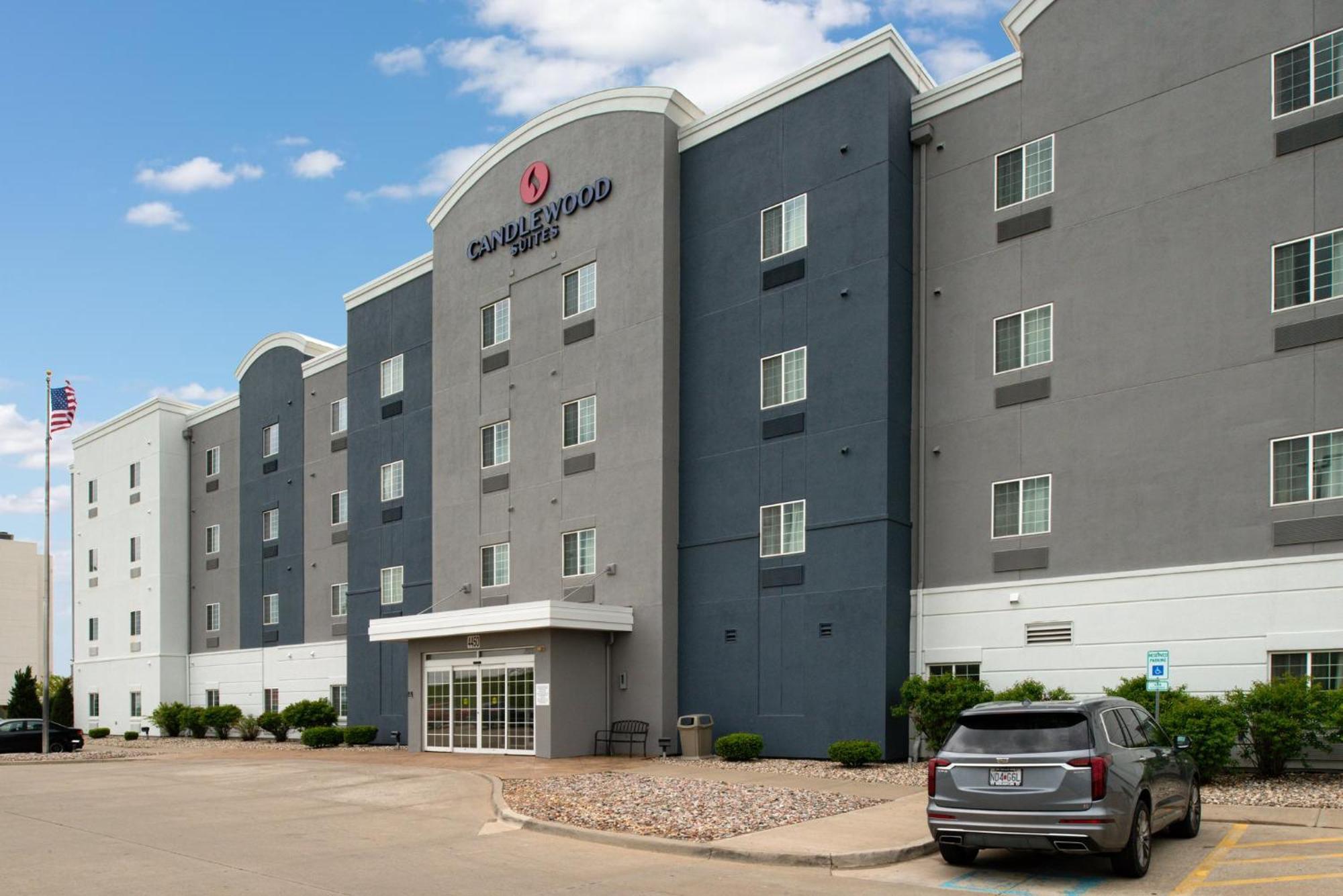 Candlewood Suites Kansas City Northeast By Ihg Exterior foto